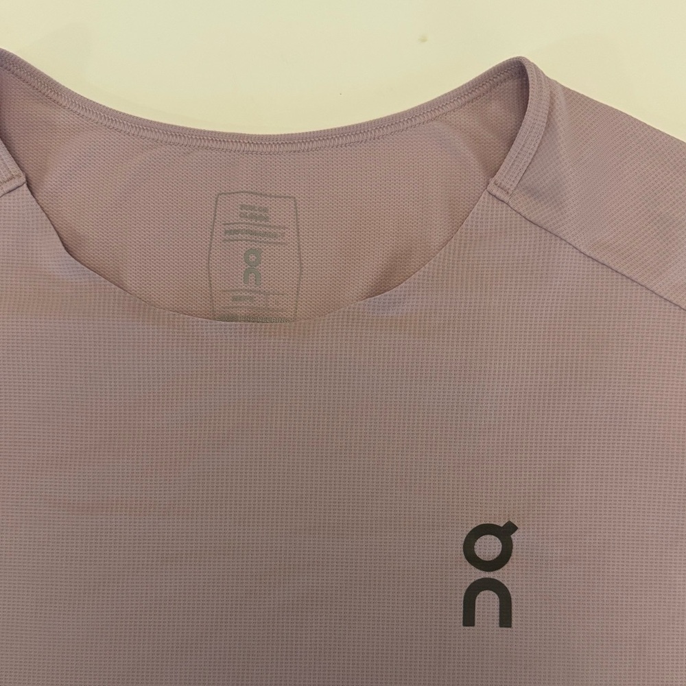 On Running Performance Tee - Picture 4 of 4
